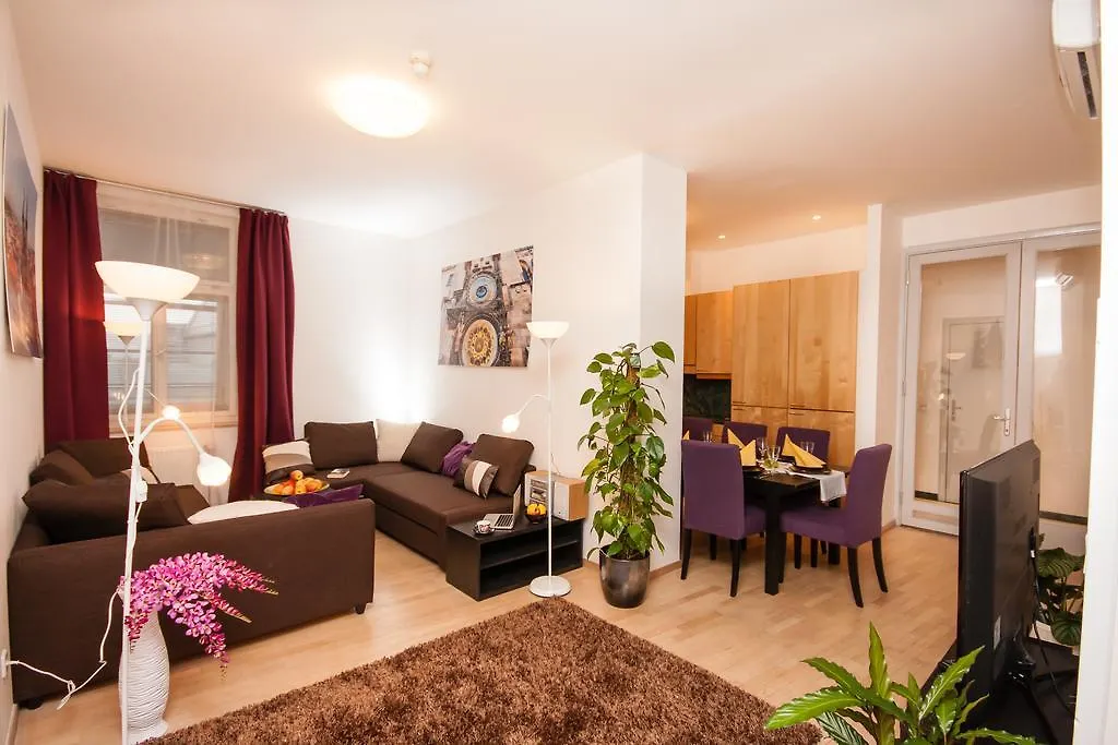 Wenceslas Square Lofts Praga Apartament